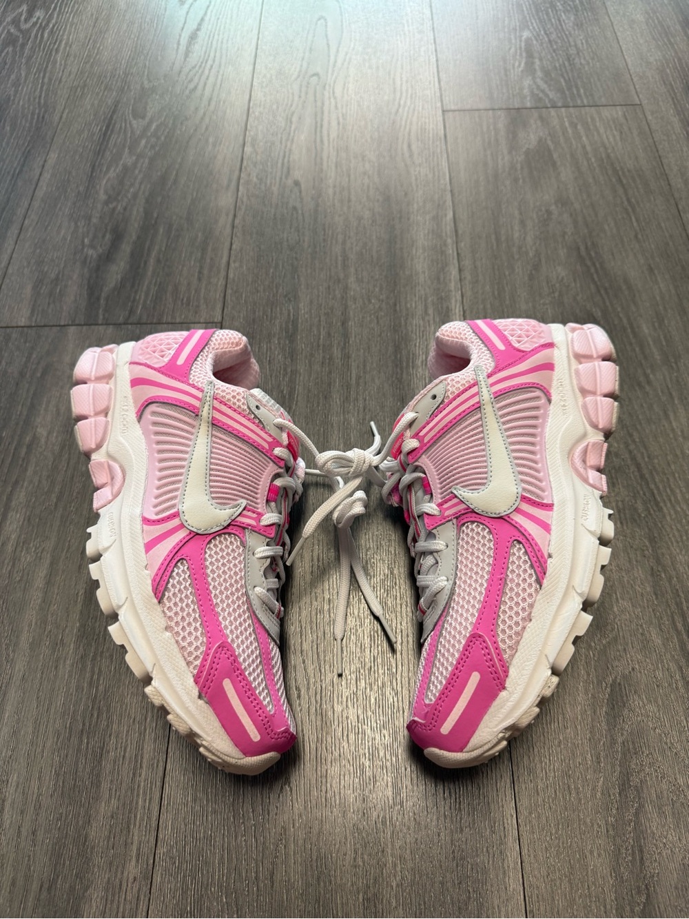 Nike Air Zoom Vomero 5 Hyper Pink Pink White IM2404-645 Women’s Size 9.5 New